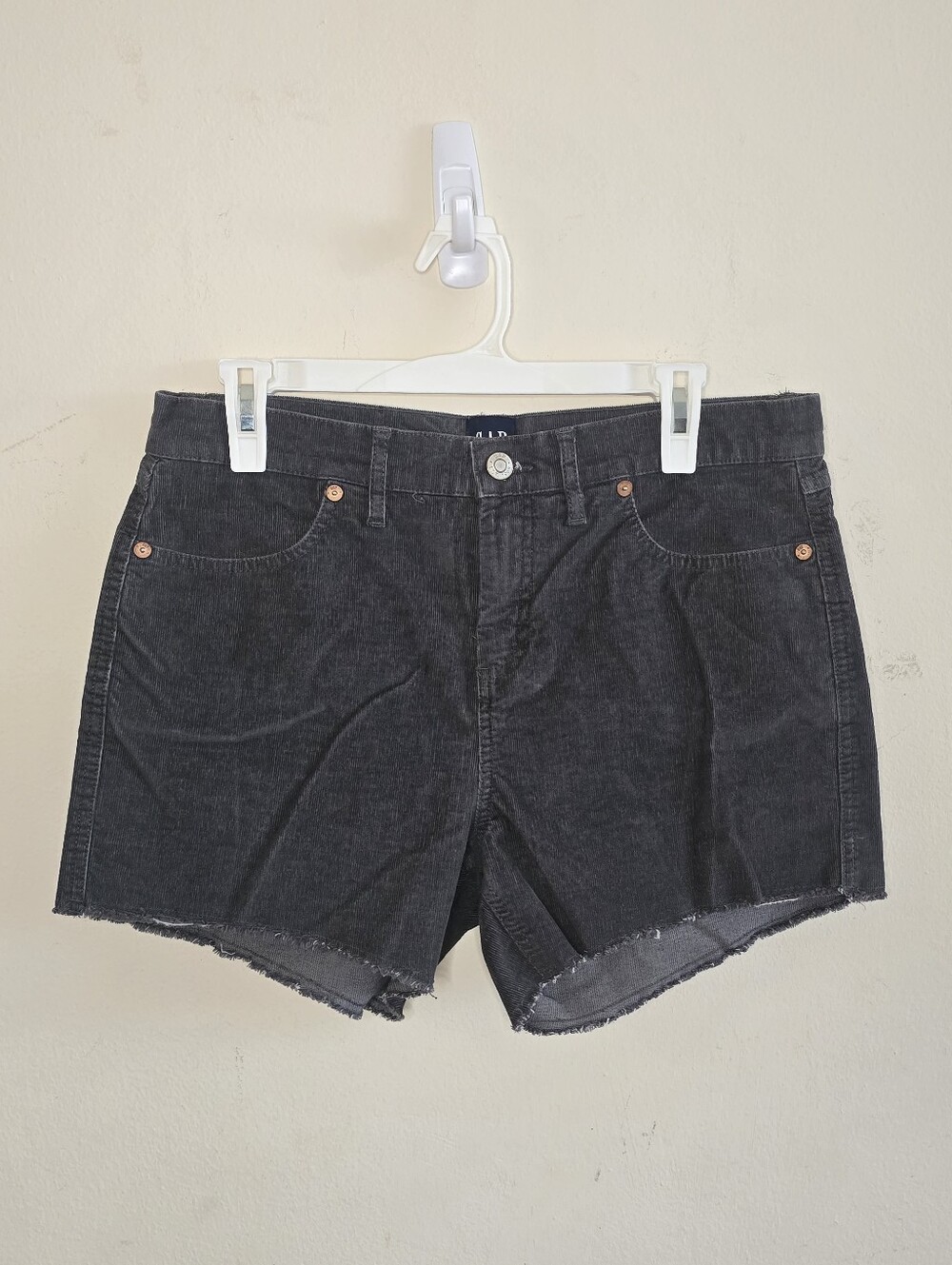 GAP Corduroy Shorts Women's Size 8 Gray Raw Hem Low Rise Stretch Casual